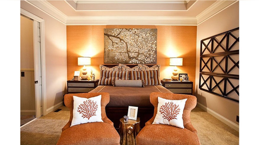 Zillow_Statement Wall_Eric Ross Interiors660.jpg